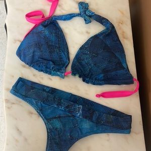Go jeans bikini chic !